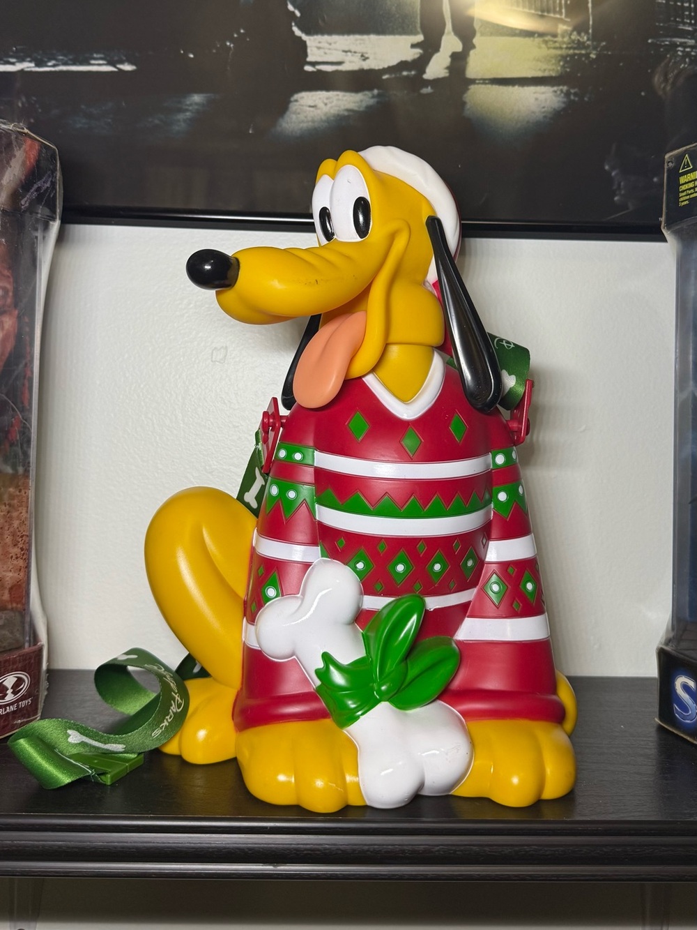 New 2018 Disney Parks Christmas Pluto Popcorn Bucket With Carrying Strap